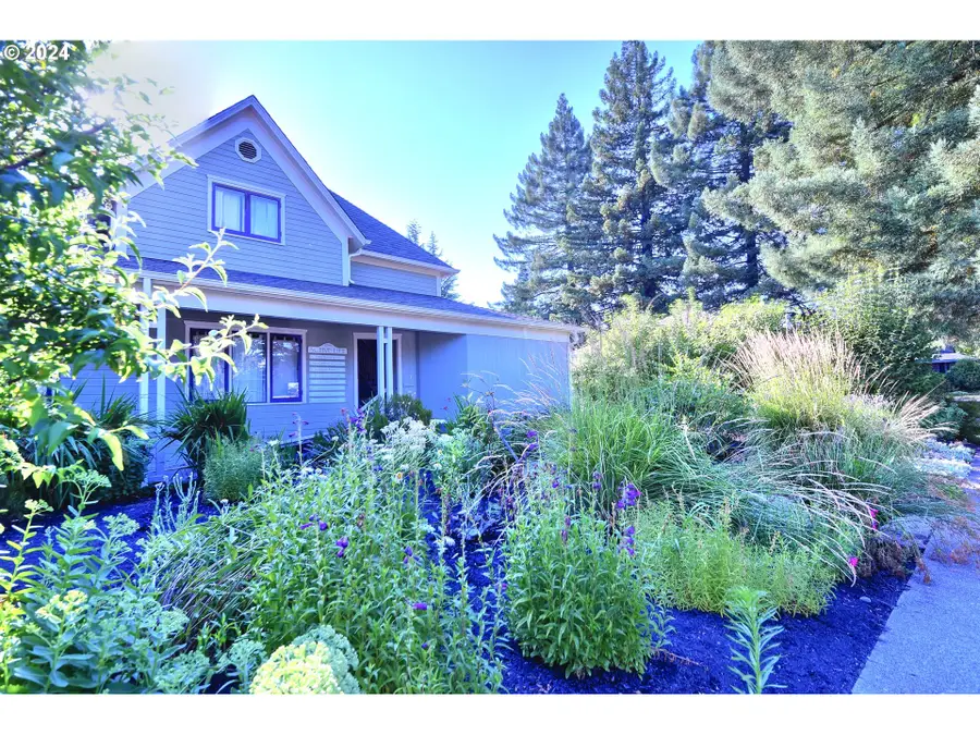 1034 Lawrence St, Eugene, OR 97401 - #2