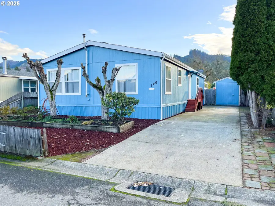 550 S State St, Sutherlin, OR 97479 - Image #2