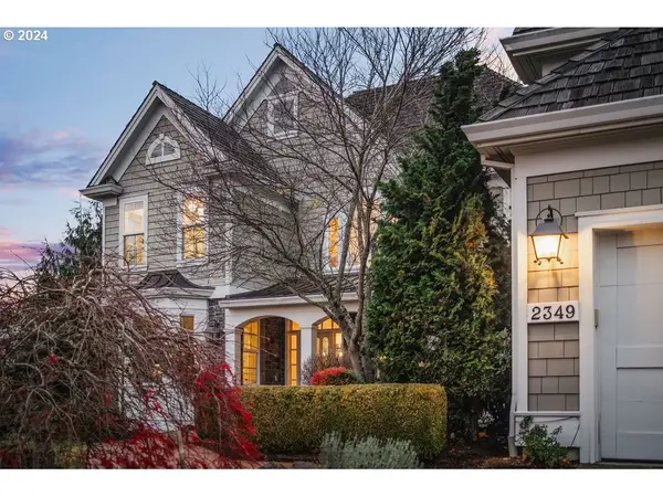 2349 NW Pinnacle Dr, Portland, OR 97229