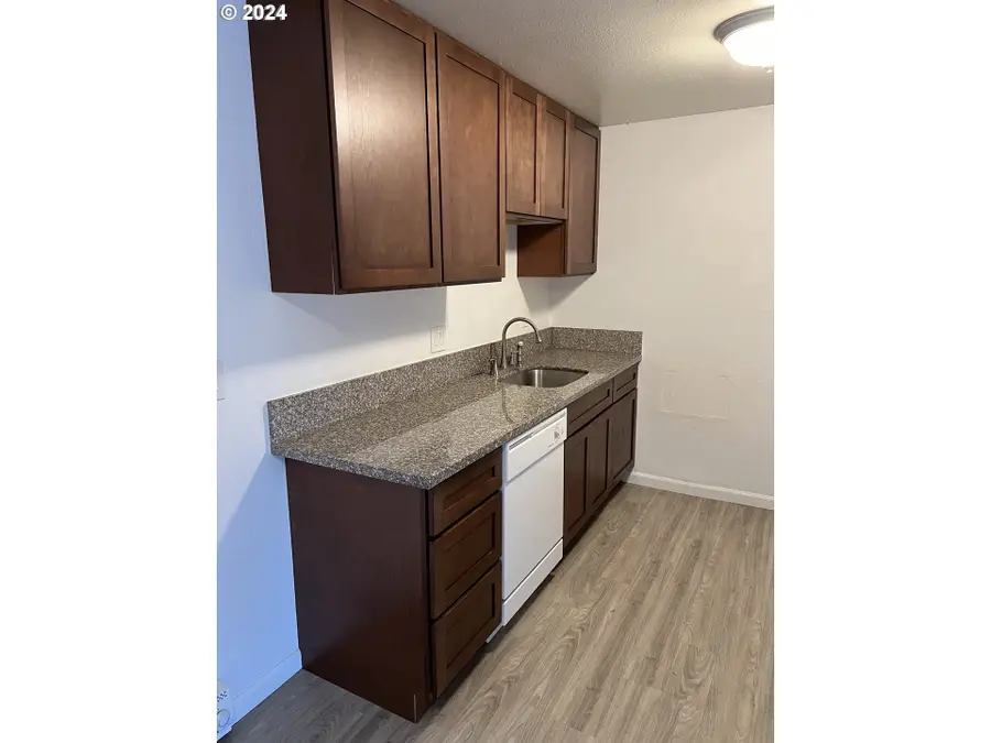 7410 7412 SE Woodstock Blvd, Portland, OR 97206 - Image #2