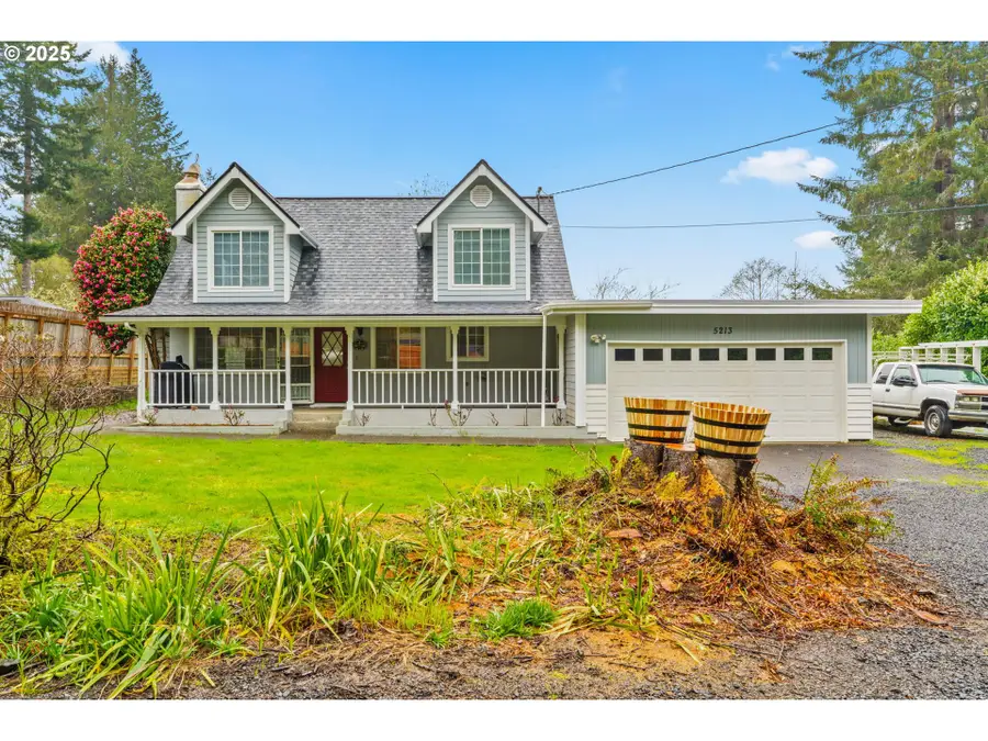 5213 Hilltop Dr, Florence, OR 97439 - Image #2