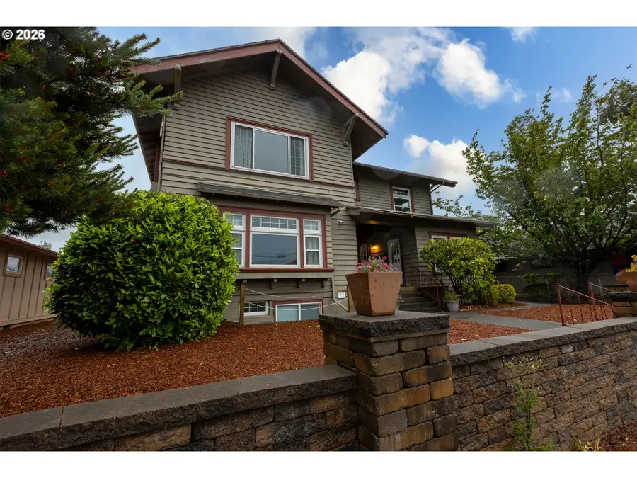 2306 3rd St, Tillamook, OR 97141 - #3