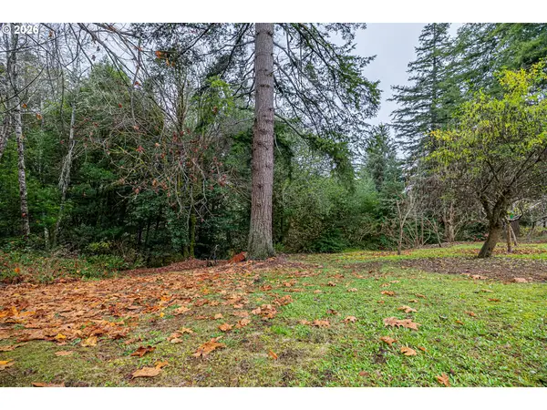 00 E 15th St, Coquille, OR 97423