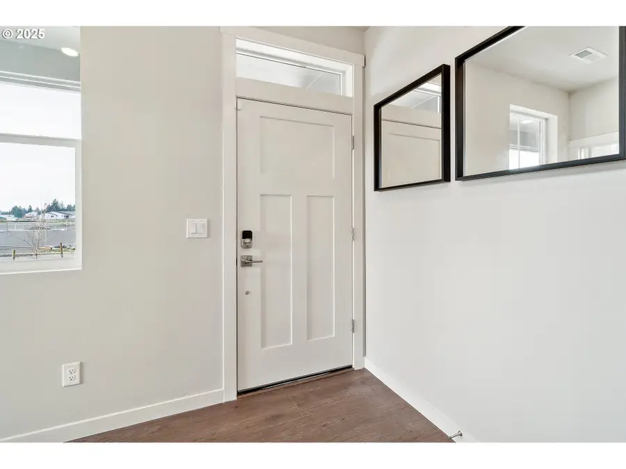 5218 SE 77th Ave, Hillsboro, OR 97123 - Image #2