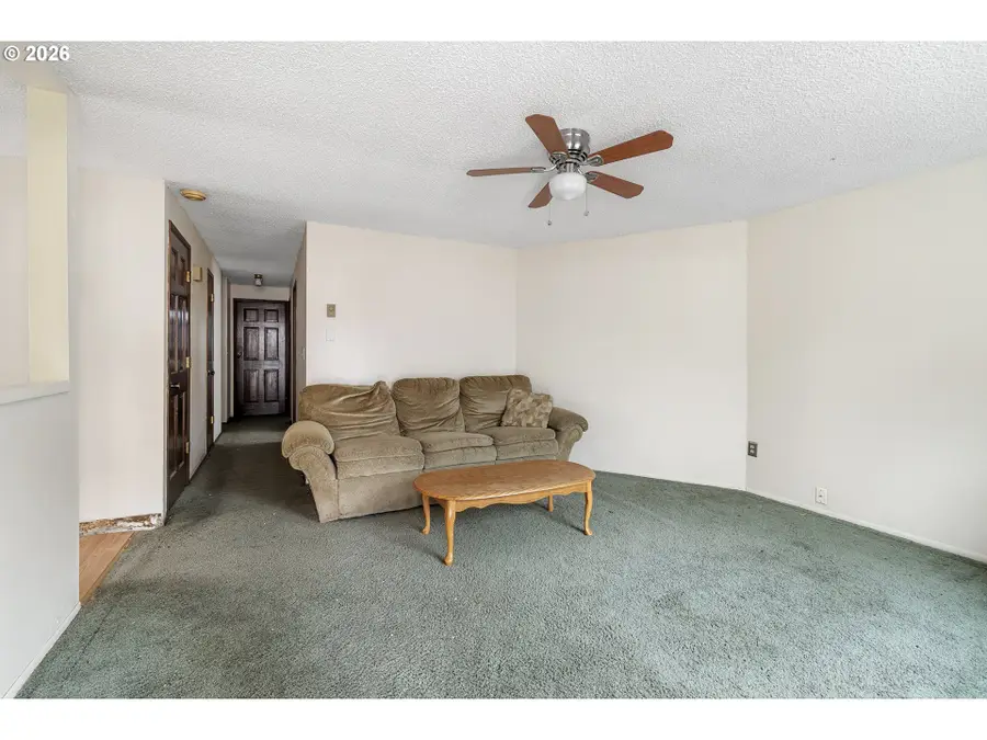 345 W Exeter St, Gladstone, OR 97027 - #3
