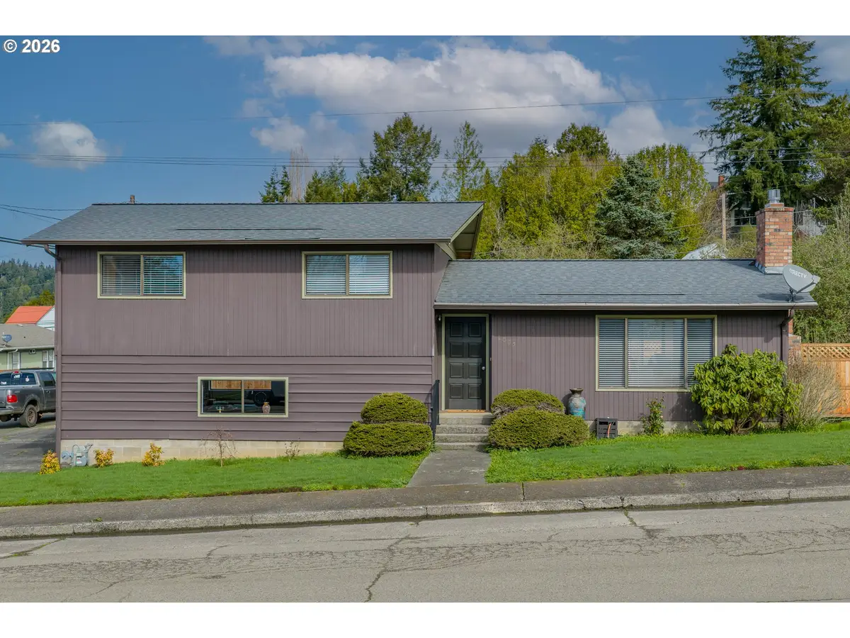 1005 Maple St, Myrtle Point, OR 97458 - #1