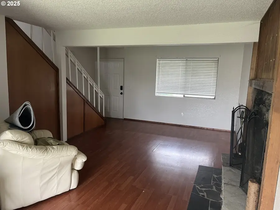 4554 Woodsboro St, Eugene, OR 97402 - Image #2