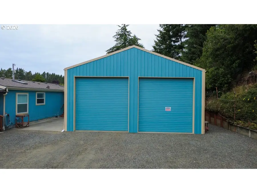 600 Tiara St, Lakeside, OR 97449 - #2