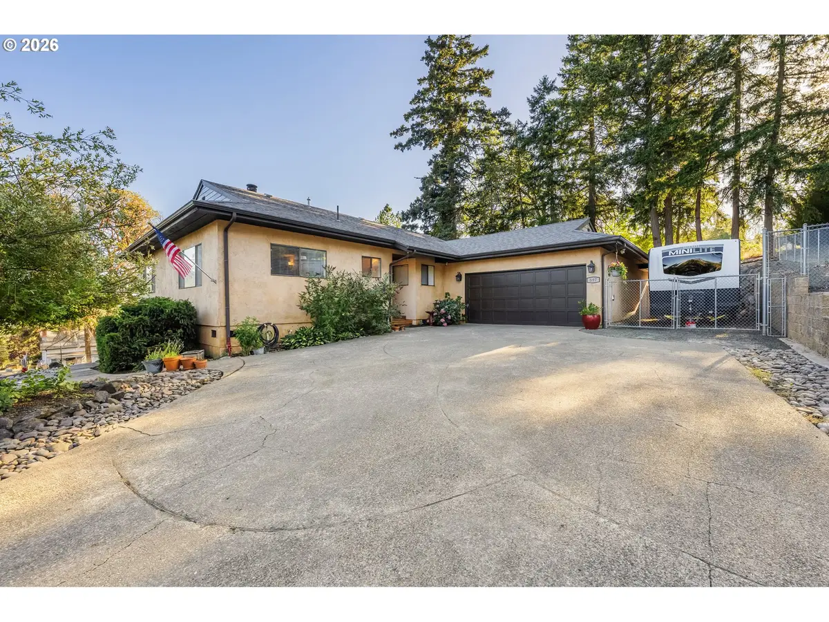 597 Cedar St, Sutherlin, OR 97479 - #1