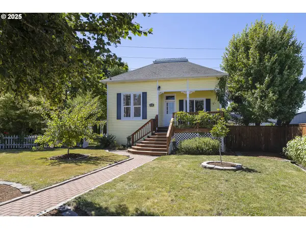 985 E College St, MtAngel, OR 97362