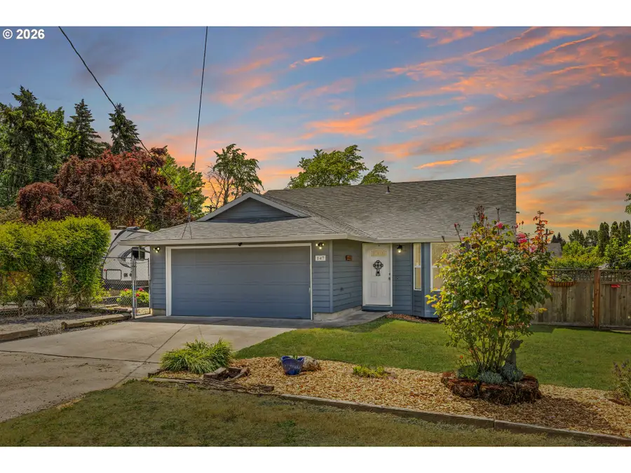 147 E 8th St, Lafayette, OR 97127 - #2