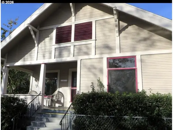1616 NE Commercial Ave, Roseburg, OR 97470