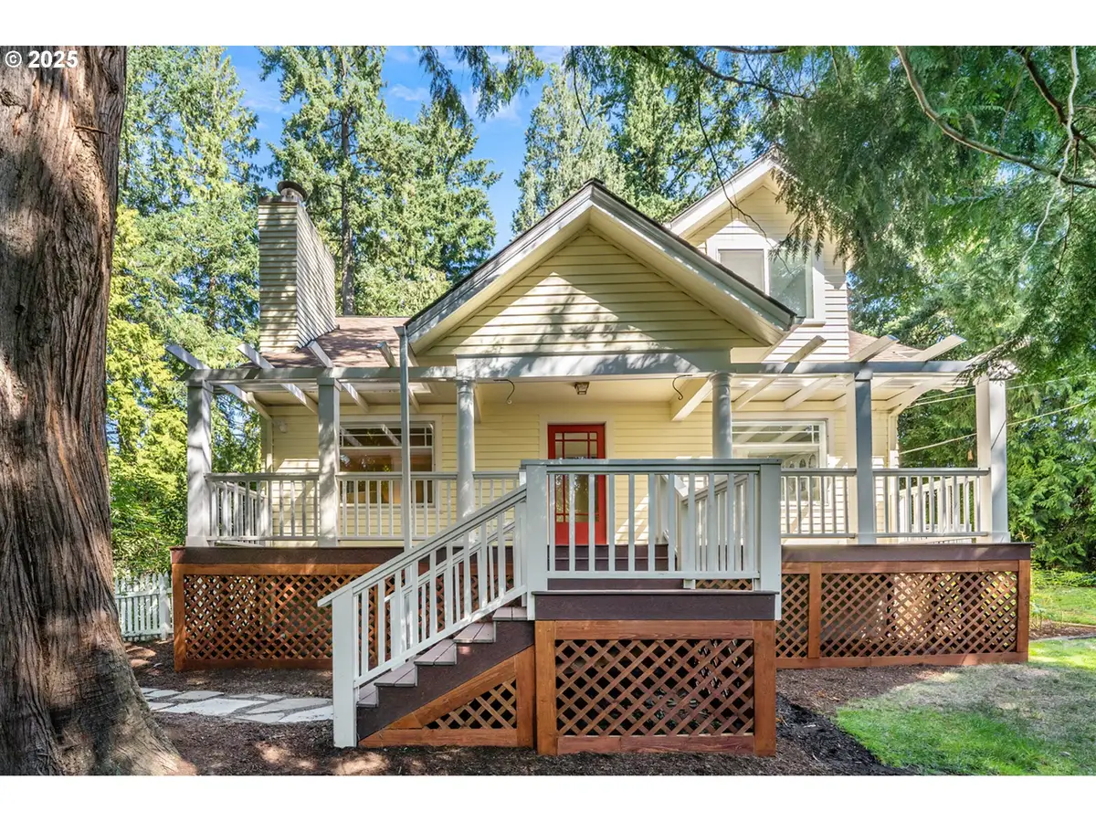 2249 SW Taylors Ferry Rd, Portland, OR 97219 - Image #1
