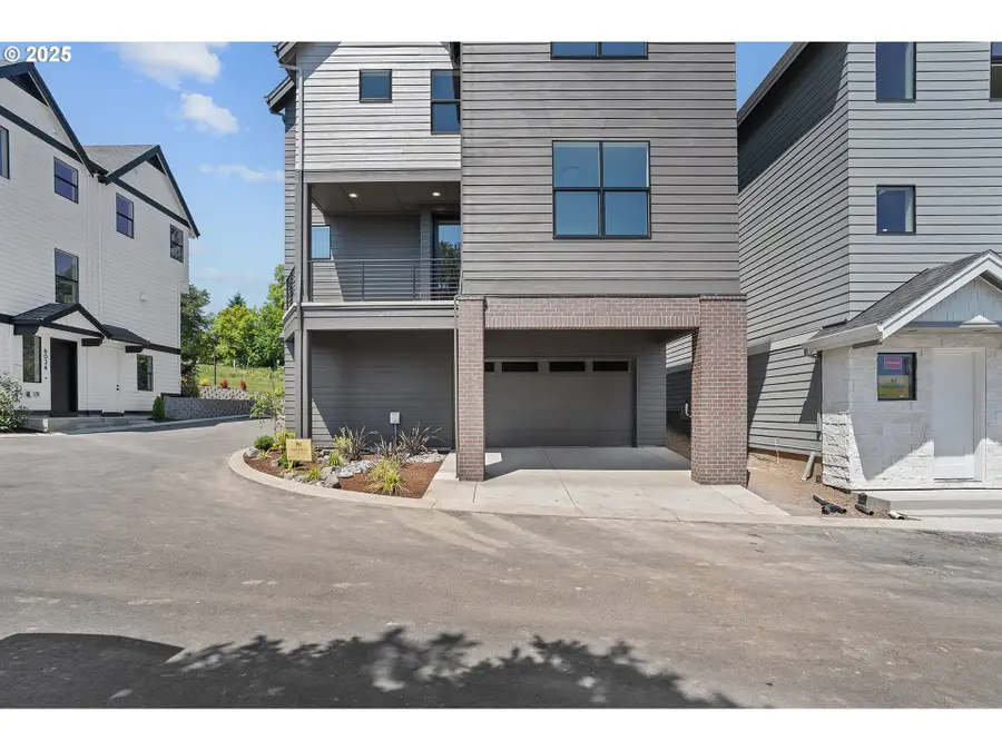 6026 SW 18th Dr, Portland, OR 97239 - Image #2