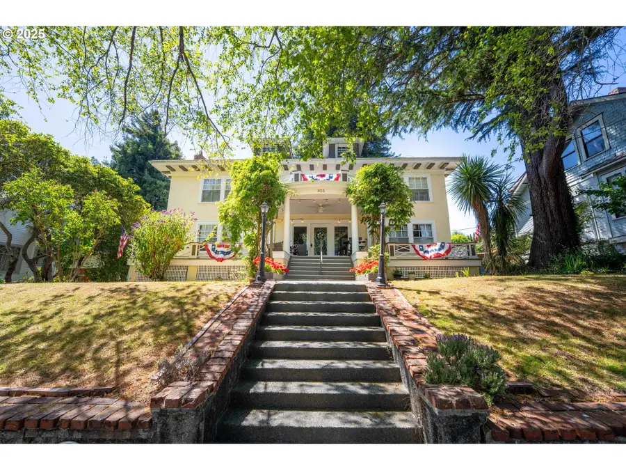 955 S 5th St, Coos Bay, OR 97420 - Image #2