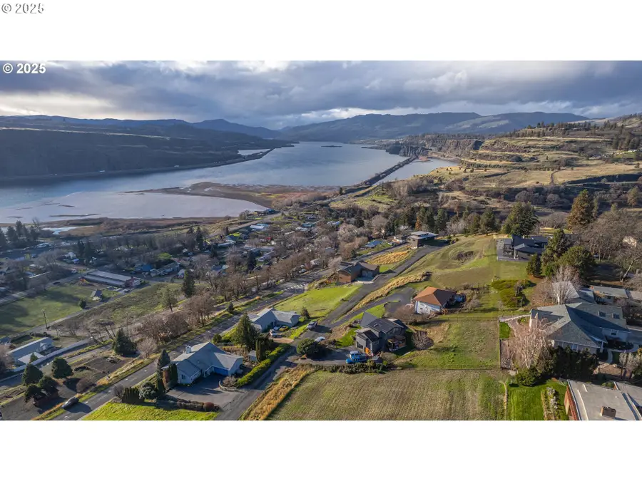 421 River View Dr, Lyle, WA 98635 - Image #3