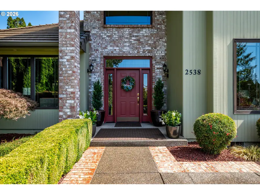 2538 E Lynnwood Dr, Longview, WA 98632 - #2