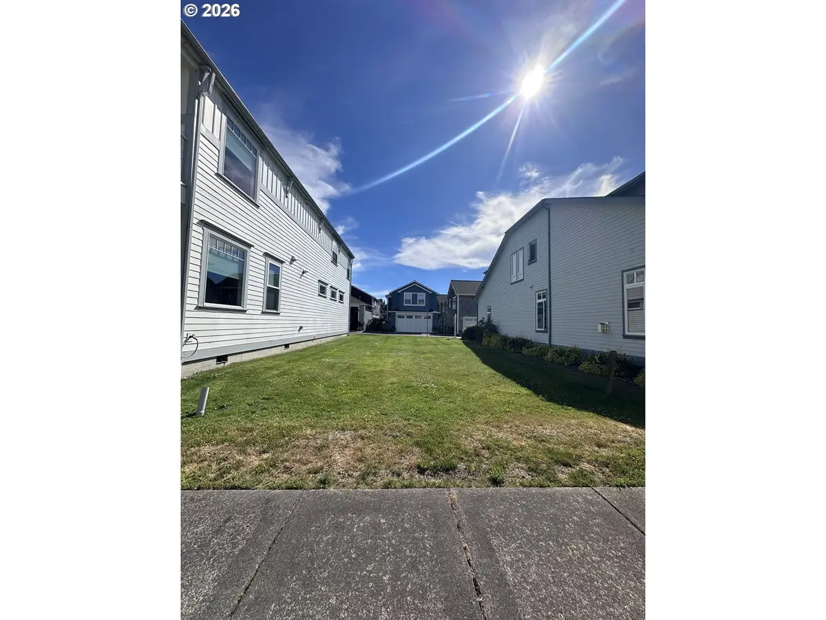 240 Round House Rd, Astoria, OR 97103 - #1