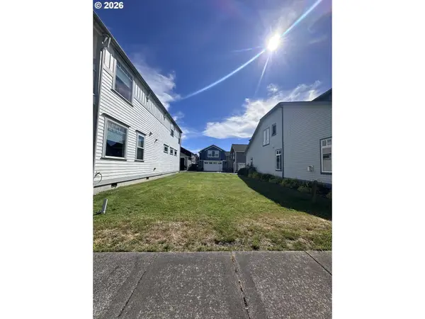 240 Round House Rd, Astoria, OR 97103