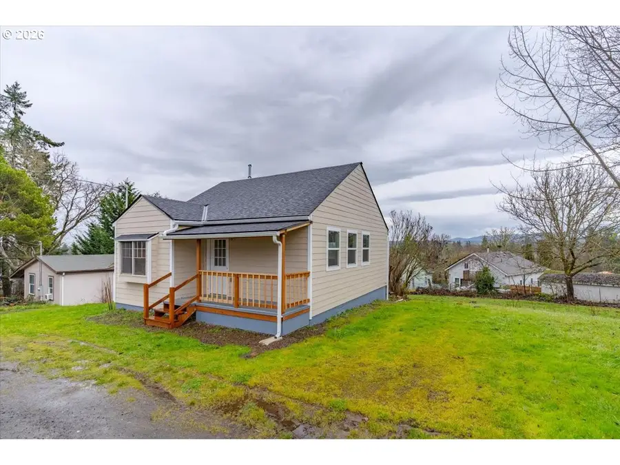 175 NW 3rd St, Willamina, OR 97396 - #2