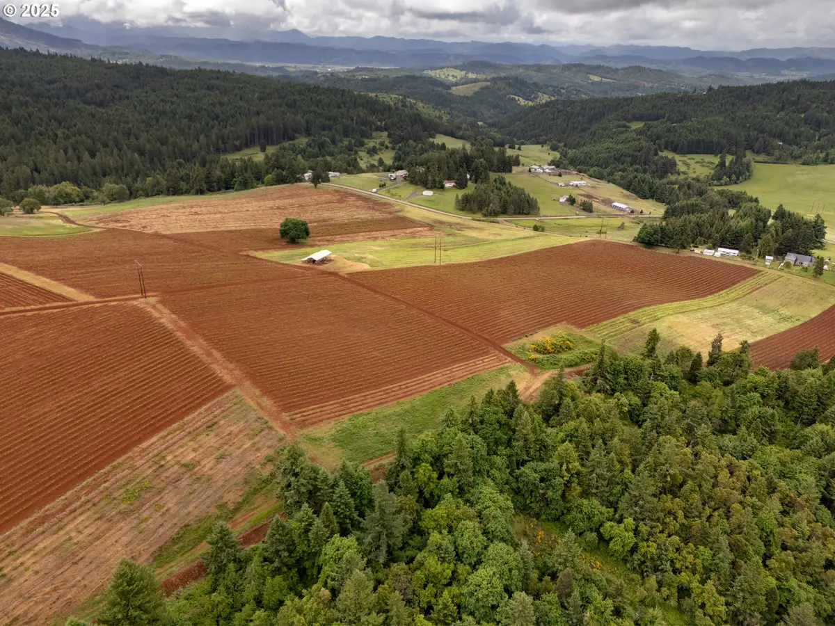 1066 Red Hill Rd, Oakland, OR 97462 - Image #1