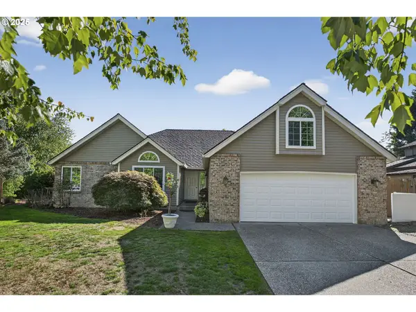 8330 SW Rogue Ln, Wilsonville, OR 97070