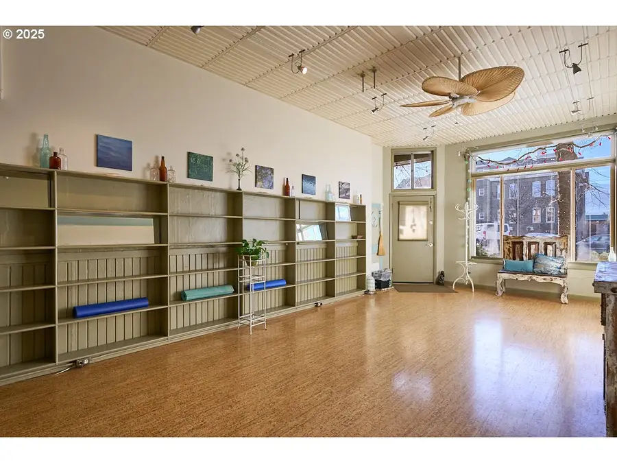 105 E Main St, Enterprise, OR 97828 - Image #3