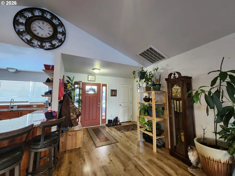 902 N 15th Ave, Elgin, OR 97827 - Image #2