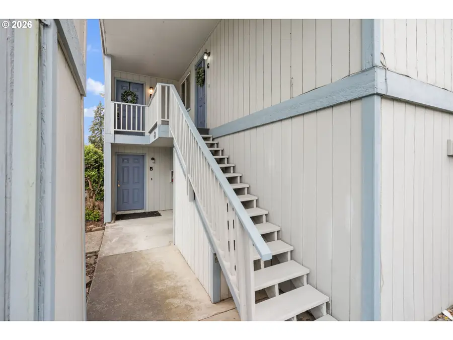 2229 Hawthorne St, Forest Grove, OR 97116 - #2