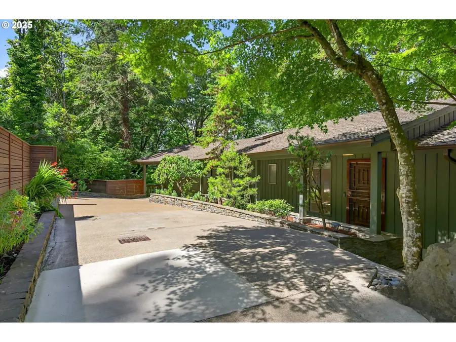 2850 SW Fairmount Blvd, Portland, OR 97239 - Image #2