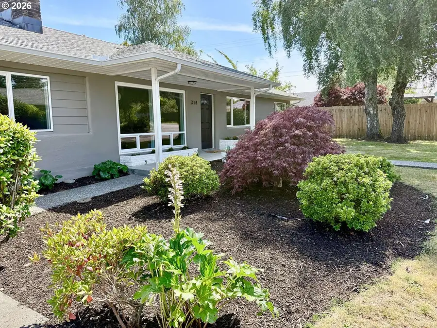 314 Del Norte Ln, Brookings, OR 97415 - #2