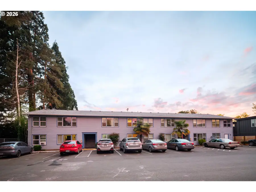 302 Monmouth Ave, Monmouth, OR 97361 - #2