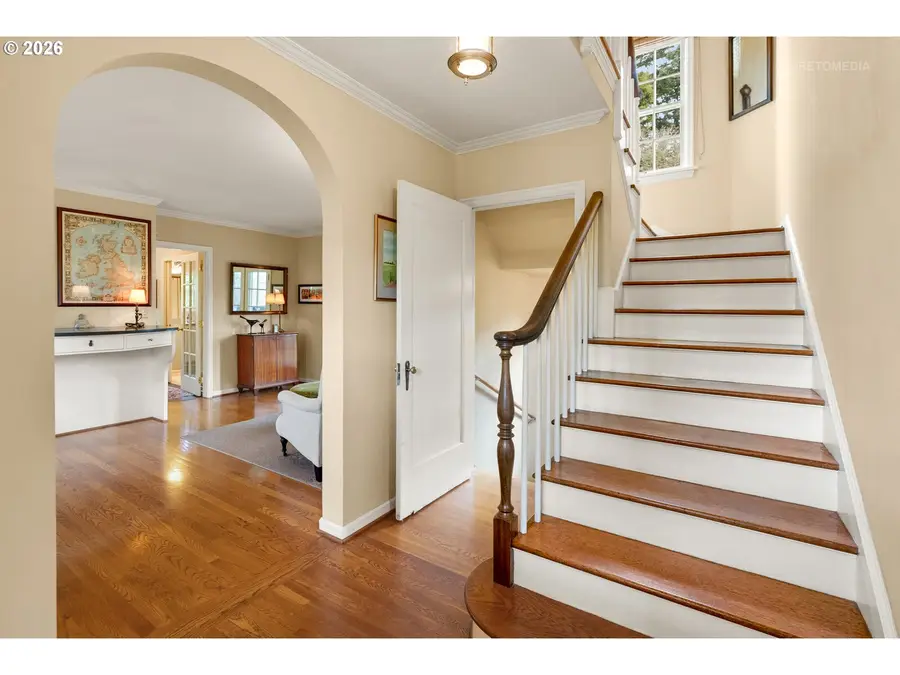 2600 SW Crestdale Dr, Portland, OR 97225 - #3