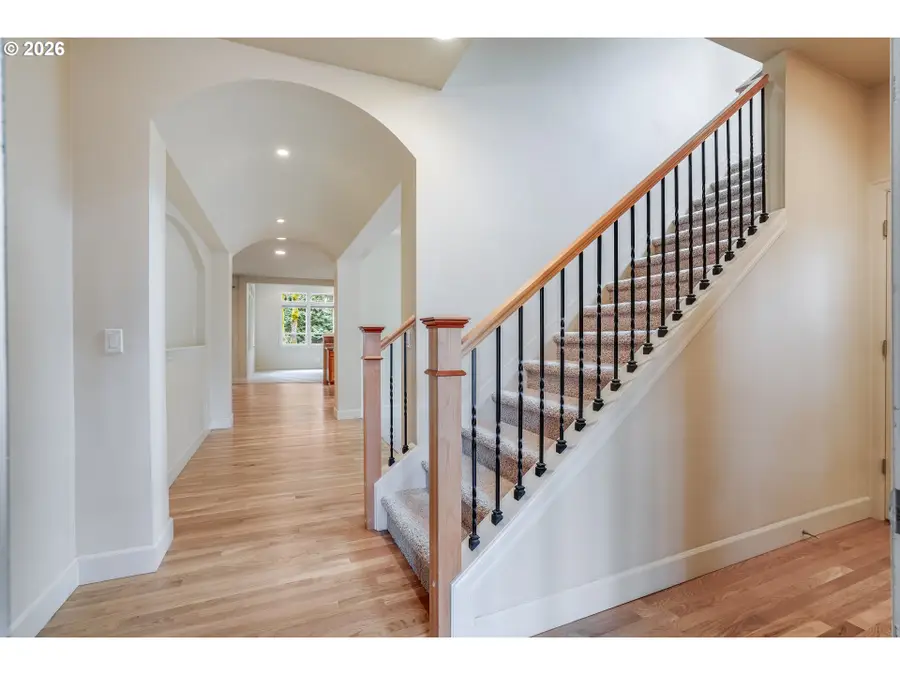 10956 SW Bretton Ct, Tigard, OR 97224 - #2