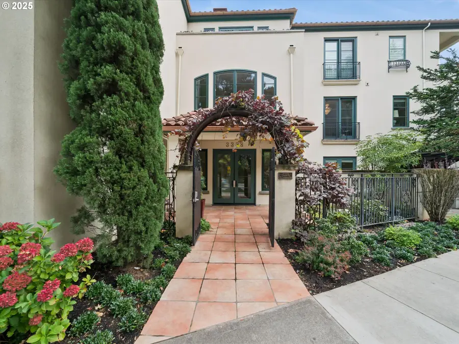 3328 SW Barbur Blvd #5, Portland, OR 97239 - Image #2