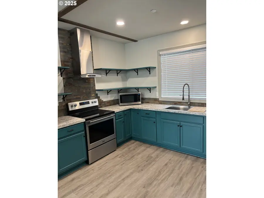 704 Patrol St, Molalla, OR 97038 - Image #2