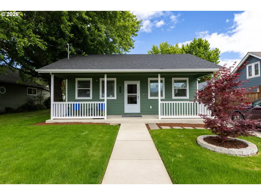 233 S 15th St, Philomath, OR 97370 - #2