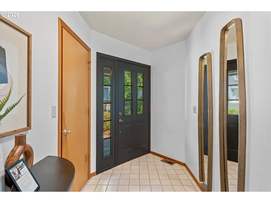 3484 Devonshire Dr, Lake Oswego, OR 97035 - #3