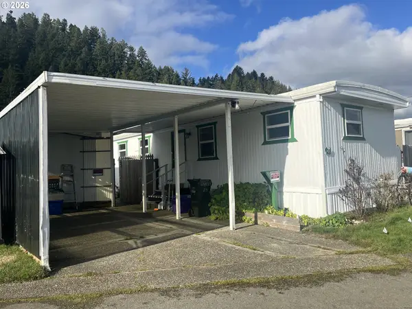 1413 Hawthorne Ave, Reedsport, OR 97467