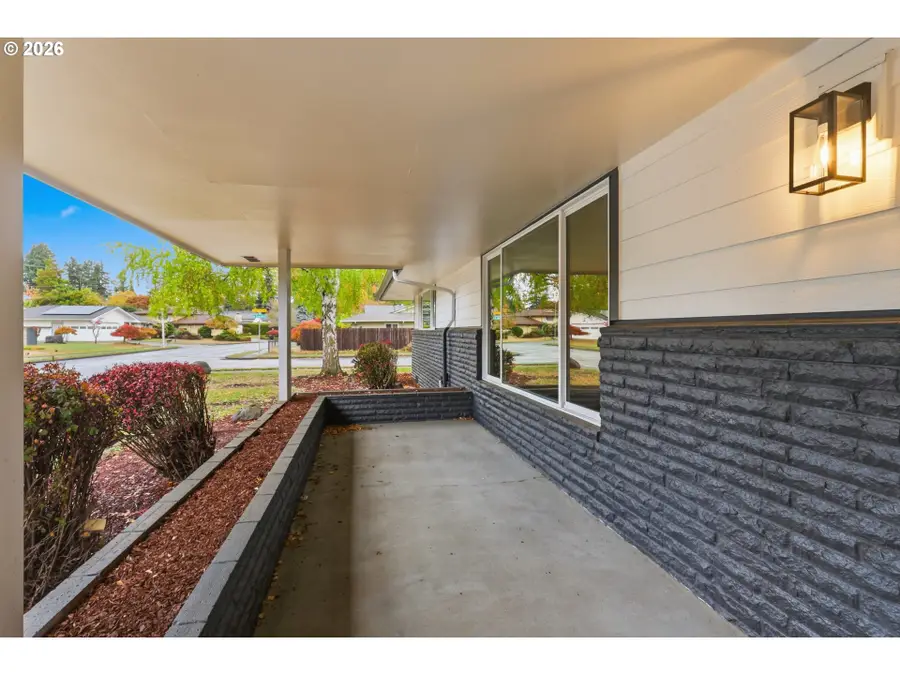 334 NE 168th Ave, Portland, OR 97230 - #2