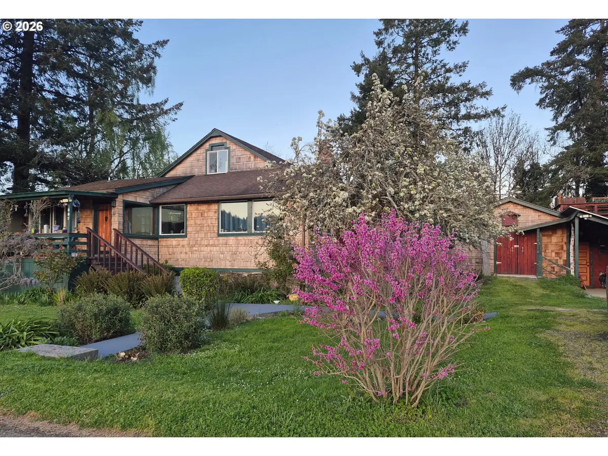 397 Reedsford Rd, Myrtle Point, OR 97458 - #1