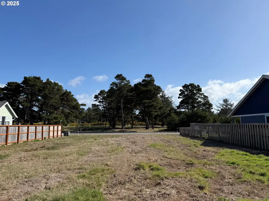 2653 Franklin Ave Sw, Bandon, OR 97411 - Image #2