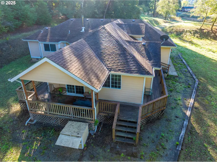 140 Golden Dr, Scottsburg, OR 97473 - Image #2