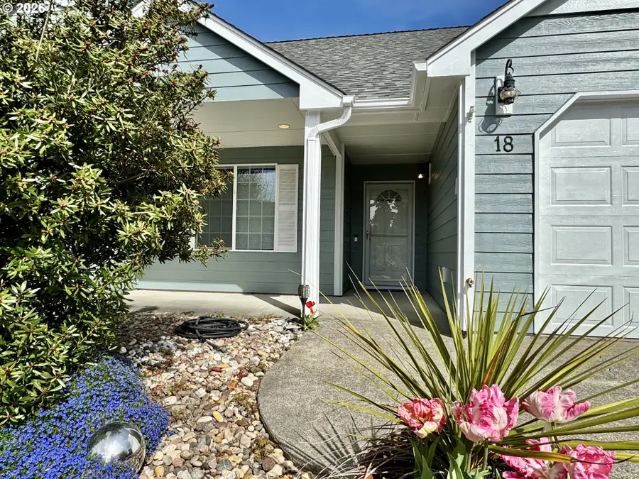 18 Mariners Ln, Florence, OR 97439 - #3