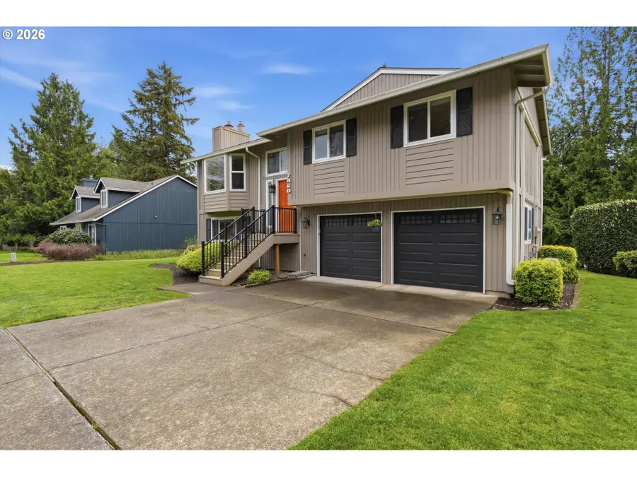 7460 SW Elmwood St, Portland, OR 97223 - #2