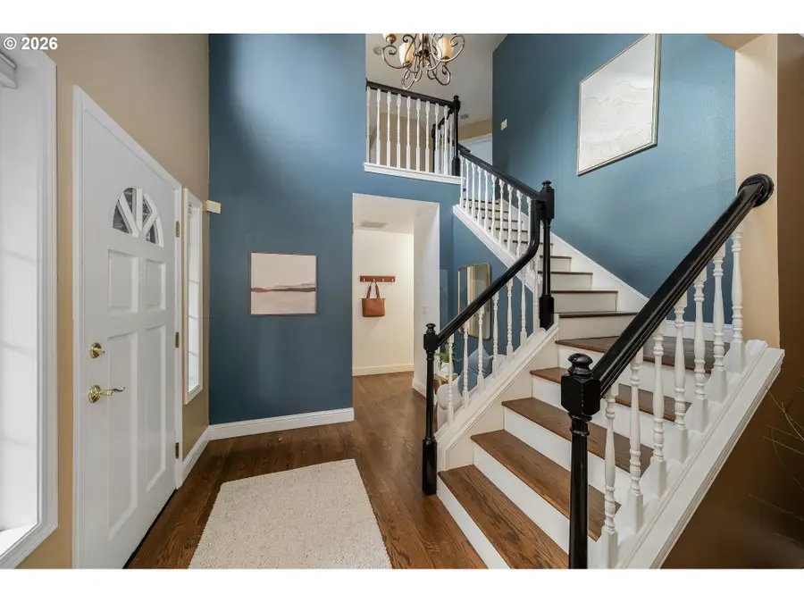 6703 SW Moonshadow Ct, Portland, OR 97223 - Image #2