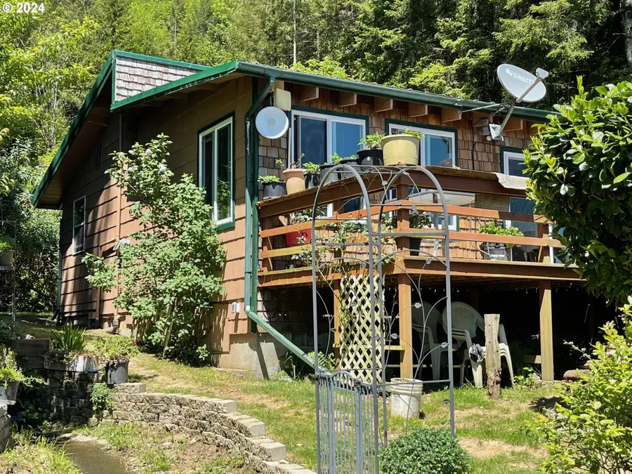 83126 Siltcoos Station Rd, Westlake, OR 97493 - #2