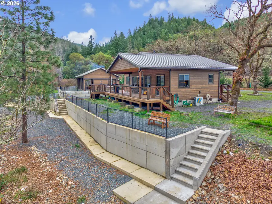 4696 Cow Creek Rd, Riddle, OR 97469 - #2