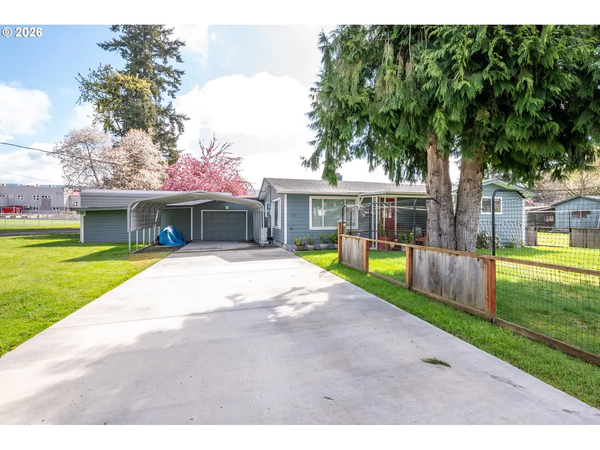 722 2nd Ave, Castle Rock, WA 98611 - #1