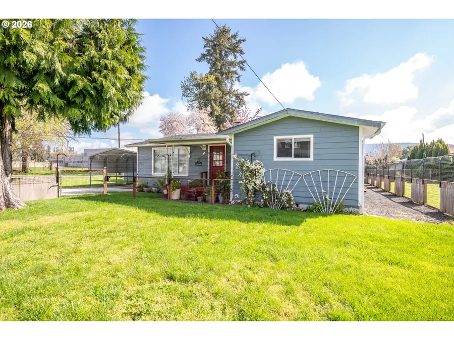 722 2nd Ave, Castle Rock, WA 98611 - #3